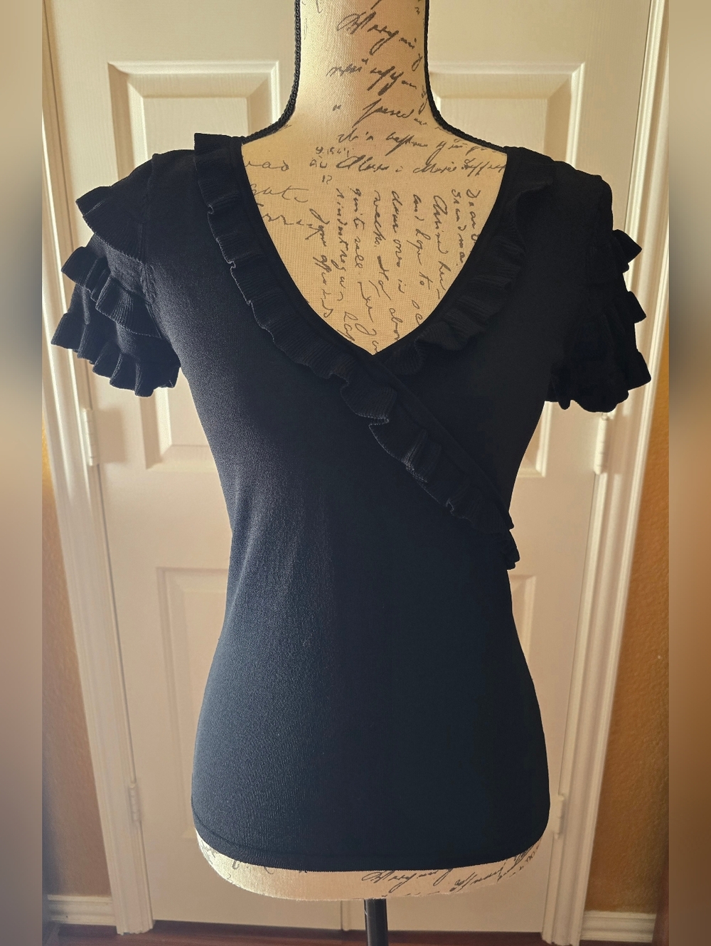 Alfani Black Ruffle V‑Neck Short Sleeve Top Size S/M